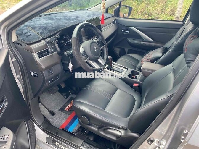 Mitsubishi Xpander 7 chỗ Số tự động Bạc