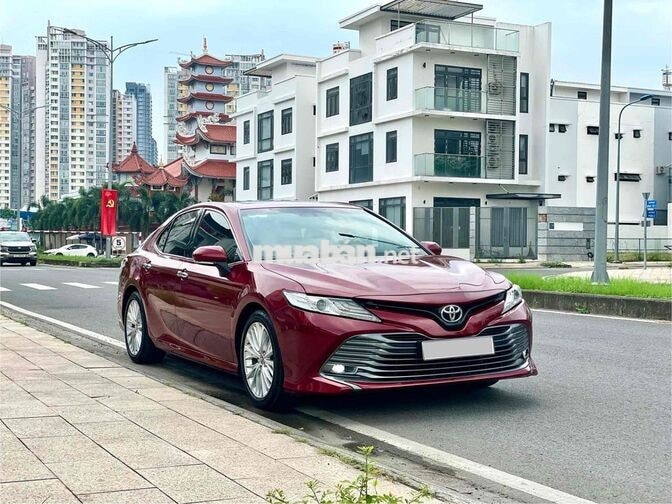 Toyota Camry 2.5Q 2020 Đỏ Thái Lan 26.000km