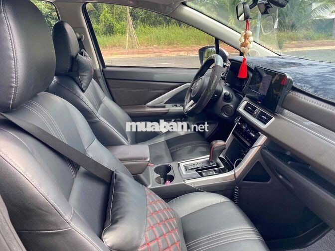 Mitsubishi Xpander 7 chỗ Số tự động Bạc