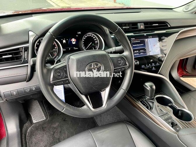 Toyota Camry 2.5Q 2020 Đỏ Thái Lan 26.000km