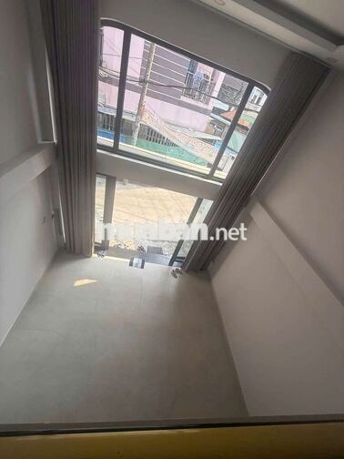 CHO THUÊ NHÀ 1 TRỆT 1 LỬNG 2 LẦU, SÂN THƯỢNG. DT 5×15 CÓ 5PN 3WC