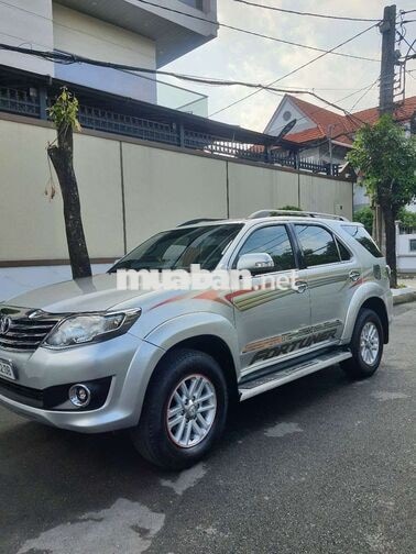 Toyota Fortuner 2014 Bạc Tự động