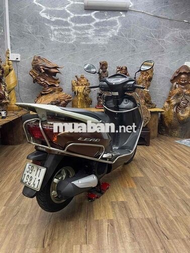 Honda Lead biển Sg máy êm, xe đá chống tắt máy
