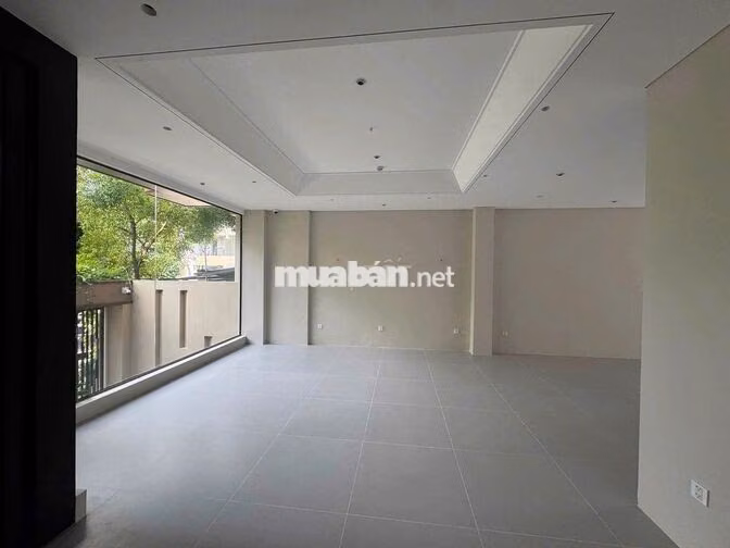 TÒA NHÀ KHU VIP - Lê Văn Sỹ, P.13, Q.3 - Hầm Xe, Thang Máy, Sàn suốt 