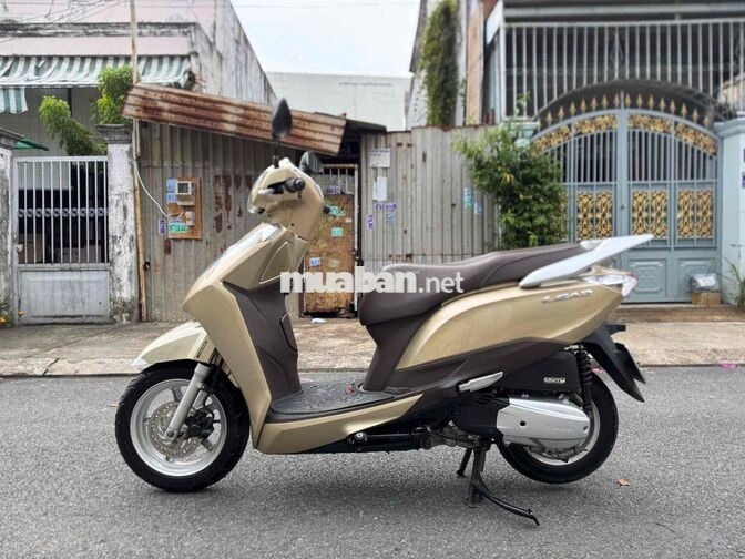 Honda Lead 2016 Vàng đen len ken mới 98%