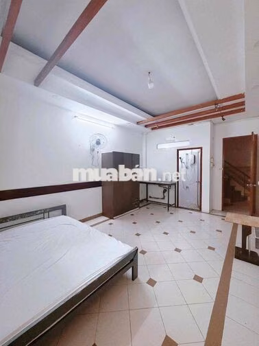 PASS phòng HUỲNH VĂN BÁNH có nội thất gấp