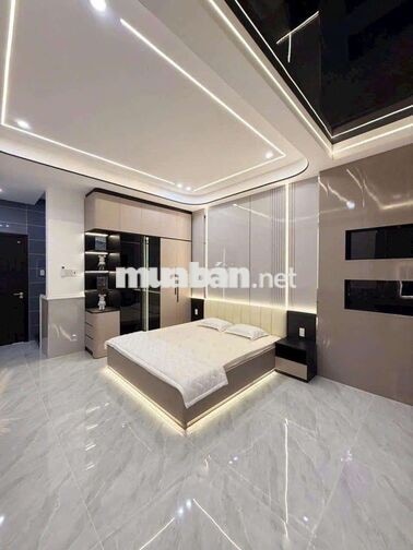chủ cần bán gấp căn nhà mặt tiền đường 13m, hẻm xe hơi tránh nhau