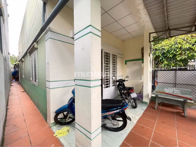Bán nhà riêng 2PN, 2WC, 175m2 (5x35)Giá 1 tỷ2, gần bệnh viện Xuyên Á 