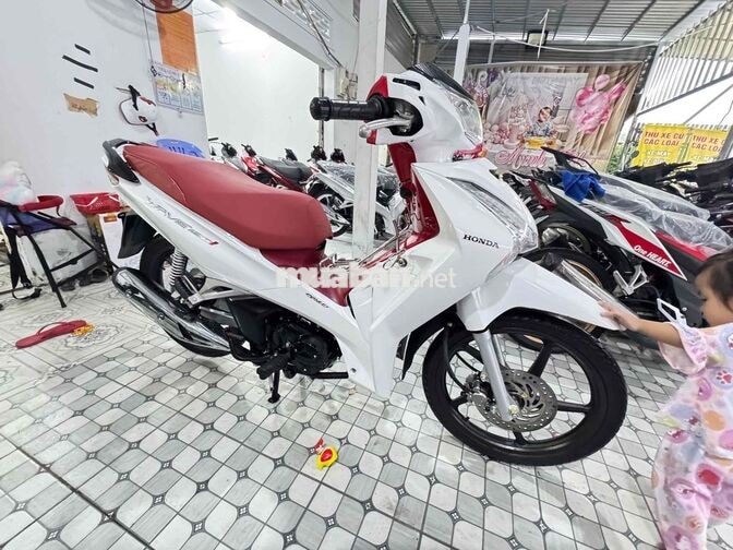 Honda Future Trắng đỏ Zin