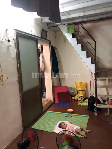 Cho thuê căn hộ tập thể Văn Chương giá rẻ 