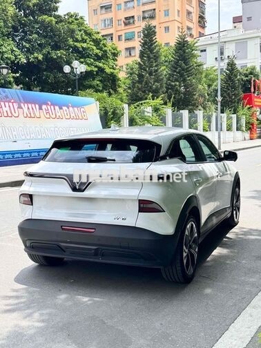 VinFast VF6 Plus 2025 Trắng ngọc trinh