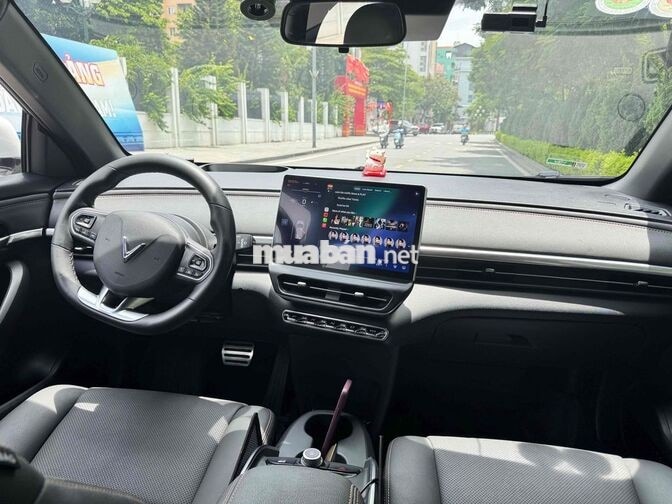 VinFast VF6 Plus 2025 Trắng ngọc trinh