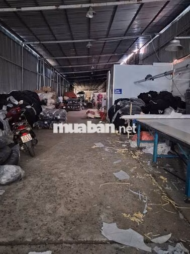 CHO THUÊ XƯỞNG 850M2 MẶT TIỀN ĐT743 DĨ AN CÓ 3 PHA