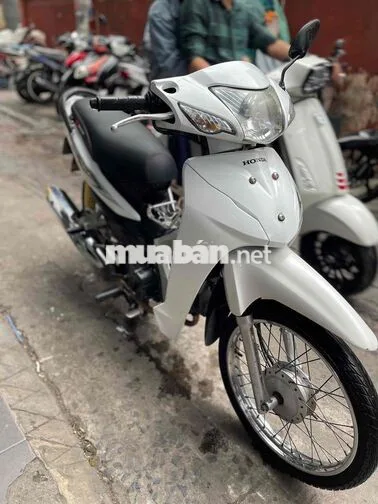 Honda Wave A110 Trắng chính chủ ký giấy liền