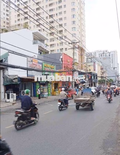 Chinh chủ chia tài sản, ban gấp can nha  gần mât tiền dầu tu cho thue