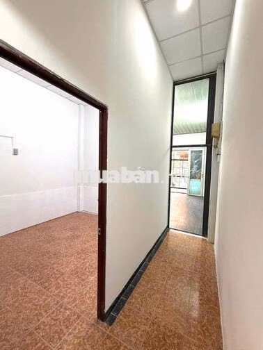 Hot. Nhà cấp 4 có gác cao, Dt 4*18, P. Tân Thành, Q. Tân Phú