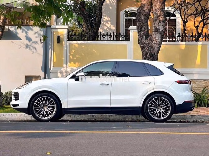 Porsche Cayenne Platinum 2022 Trắng 35.000 km