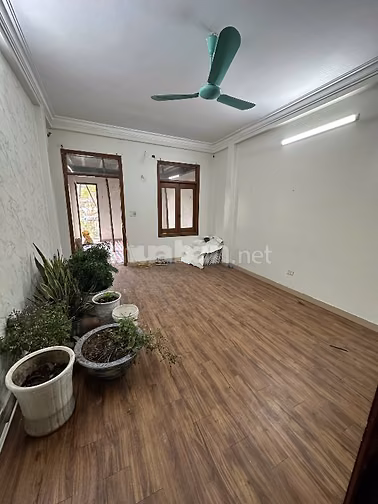 Cho thuê nhà 26 ngõ 203 đường hoàng quốc việt 
