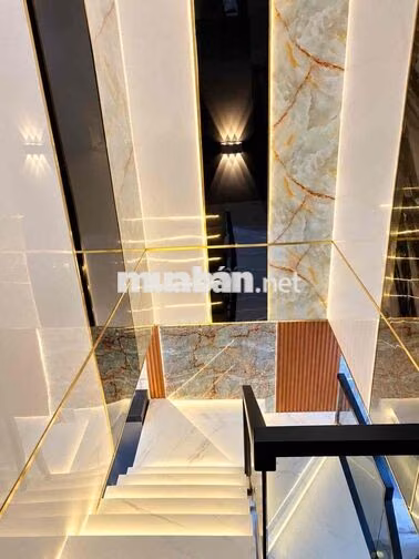 Bán nhà phố đẹp đường xe ô tô tải nhỏ vào tận nhà
