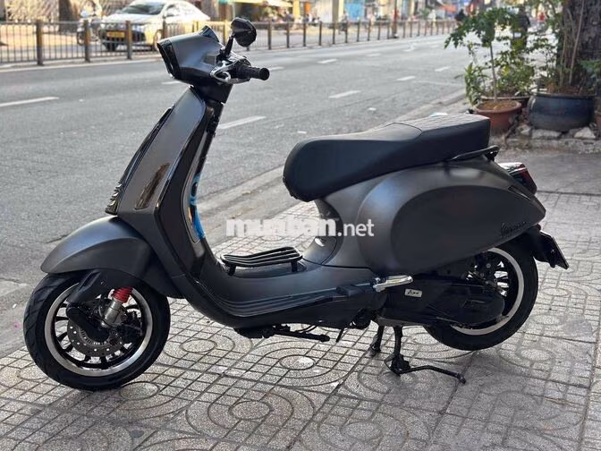 Piaggio Vespa Sprint 125 i-get Xám 23.000 km