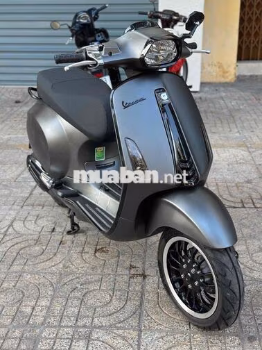 Piaggio Vespa Sprint 125 i-get Xám 23.000 km