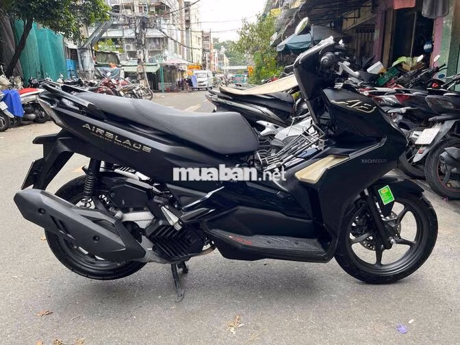 Honda Air Blade 4V 2023 Đen nhám 8000 km
