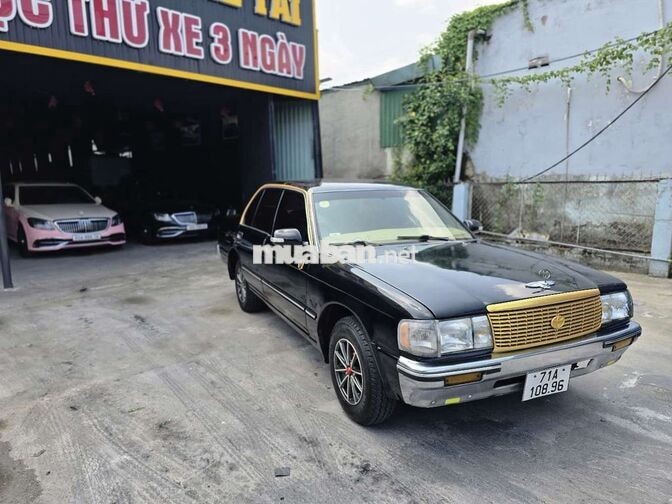 Toyota Crowm 1995 doạn đẹp có bảo hành.
