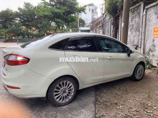 Ford Fiesta Titanium 2017 Số tự động Trắng