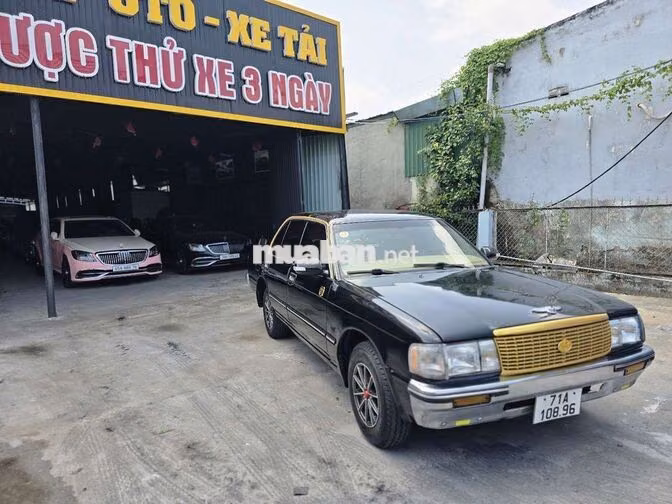 Toyota Crowm 1995 doạn đẹp có bảo hành.