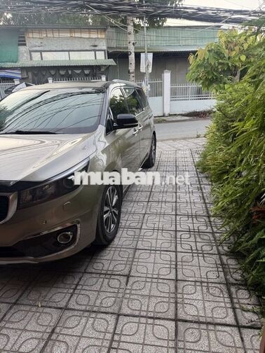 KIA GRAND SEDONA 2018 Vàng 7 chỗ Tự động 124754 km