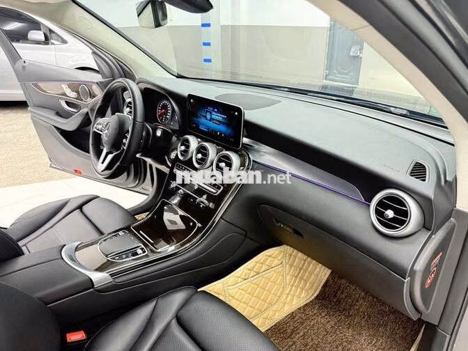 Mercedes-Benz GLC 200 2021 Xám 65000 km
