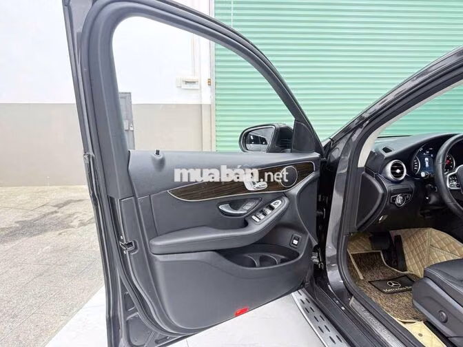Mercedes-Benz GLC 200 2021 Xám 65000 km