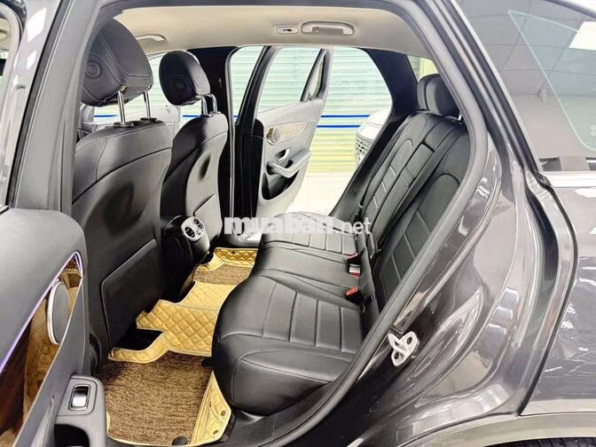 Mercedes-Benz GLC 200 2021 Xám 65000 km