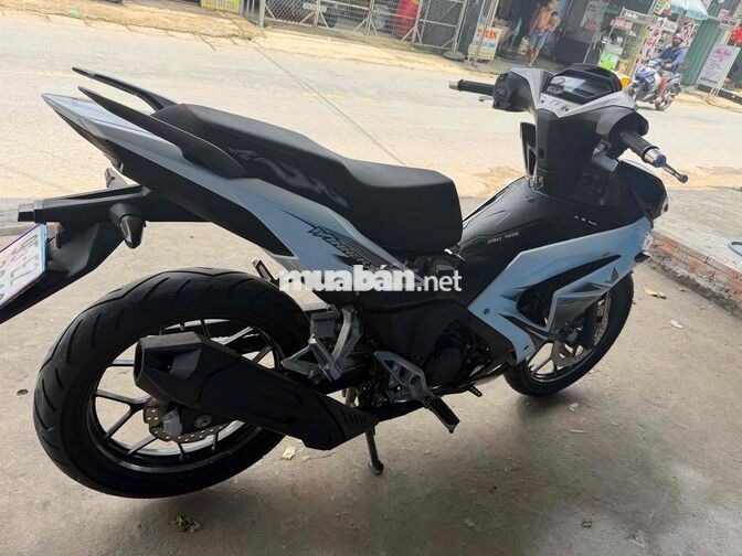 Honda Winner v3X Trắng đen 9c sang tên dc