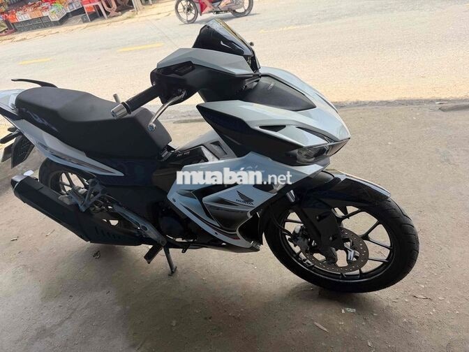 Honda Winner v3X Trắng đen 9c sang tên dc