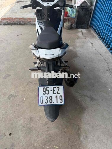 Honda Winner v3X Trắng đen 9c sang tên dc