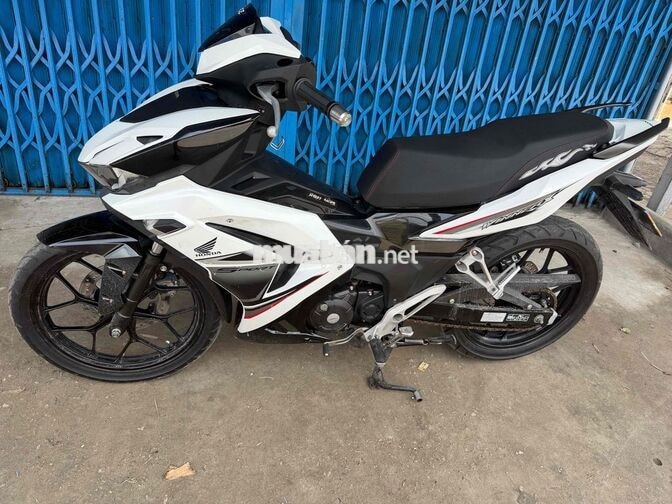 Honda Winner v3X Trắng đen 9c sang tên dc