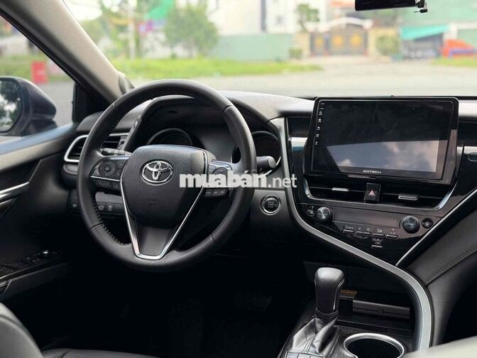 Toyota Camry 2.0Q 2022 Trắng 70.000 km