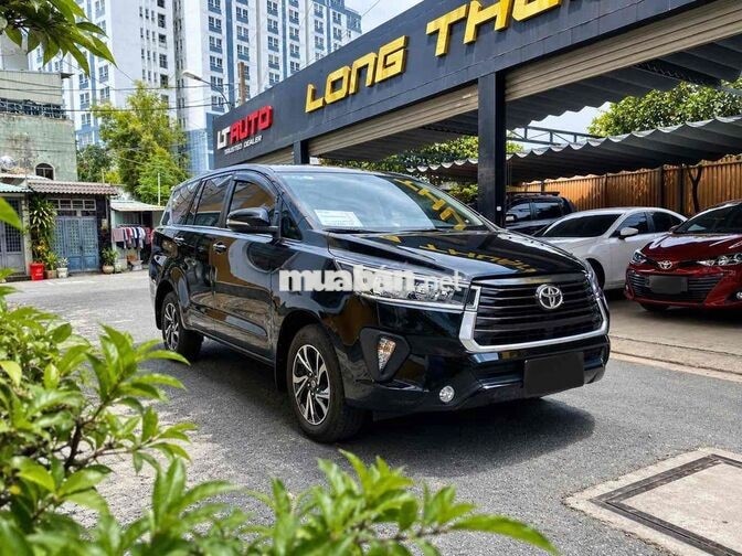 Toyota Innova 2.0E 2021 Số sàn 70000 km Đen