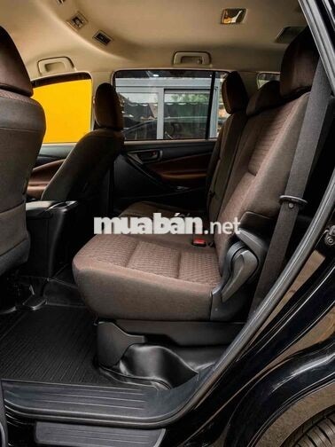 Toyota Innova 2.0E 2021 Số sàn 70000 km Đen
