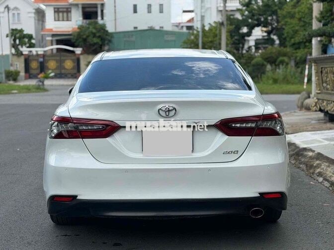Toyota Camry 2.0Q 2022 Trắng 70.000 km