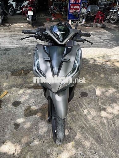 Honda Vario 150 Vàng