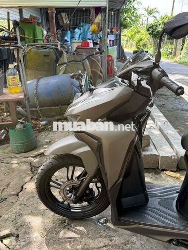 Honda Vario 150 Vàng