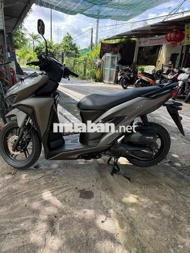 Honda Vario 150 Vàng