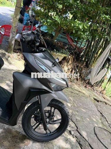 Honda Vario 150 Vàng