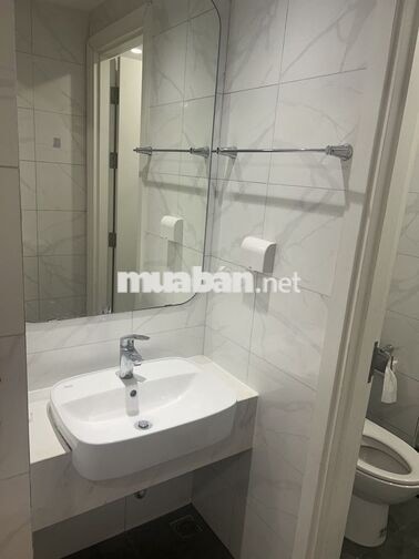 Cho thuê căn hộ 2PN tại Vinhomes Smart City, tiện ích cạnh tòa gửi xe.
