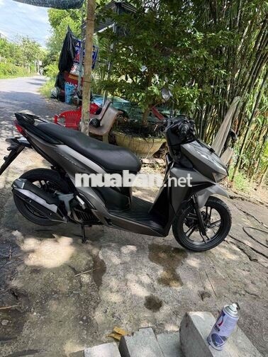 Honda Vario 150 Vàng