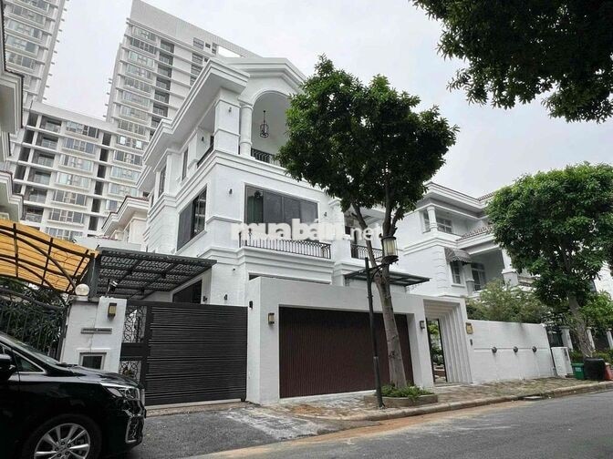 CHO THUÊ BIỆT THỰ ĐẸP PHÚ MỸ HƯNG- FULL NỘI THẤT 115 triệu