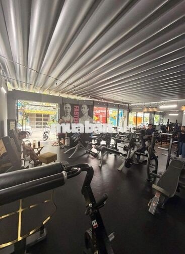 Cafe, showorr MT Bạch Mã, Q10. Dt: 12x25m, Kc: trệt sàn suốt, Giá: 60t