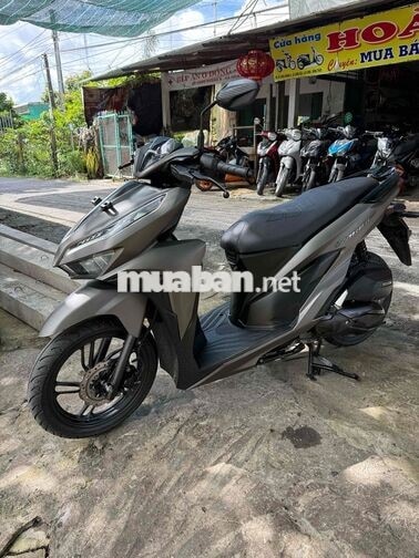Honda Vario 150 Vàng